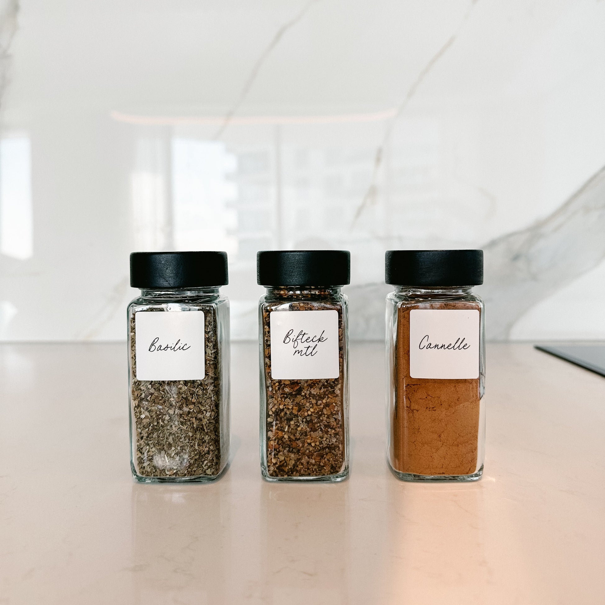 Étiquettes autocollantes OBI pour pots à épices, design clair et lisible pour l'organisation des aliments de la cuisine